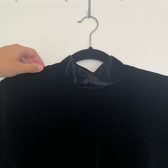 Velvet mock neck dress - Picture 4 of 4